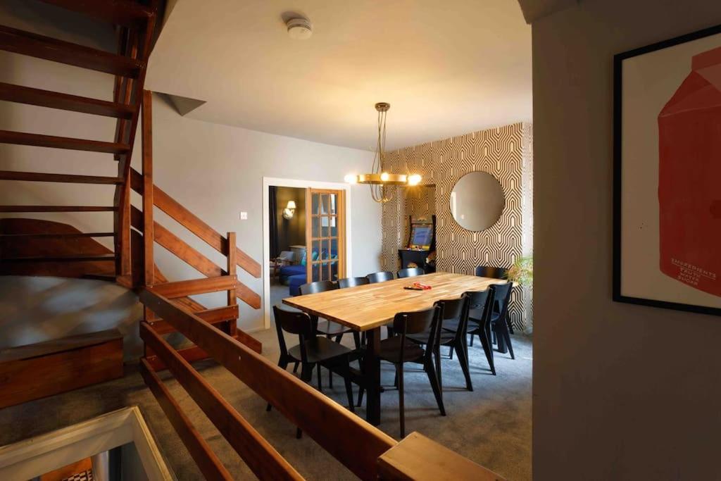 Chester/Handbridge Sleeps 9 + Netflix Hough Green Екстериор снимка