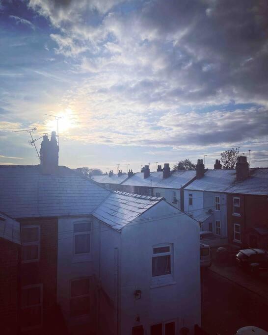Chester/Handbridge Sleeps 9 + Netflix Hough Green Екстериор снимка